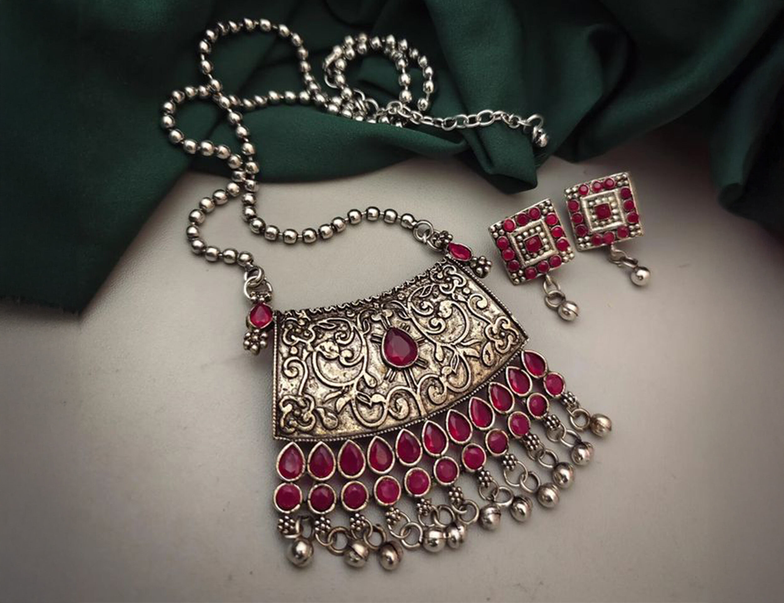 A beautifull red diamond necklace oxidised jewellery